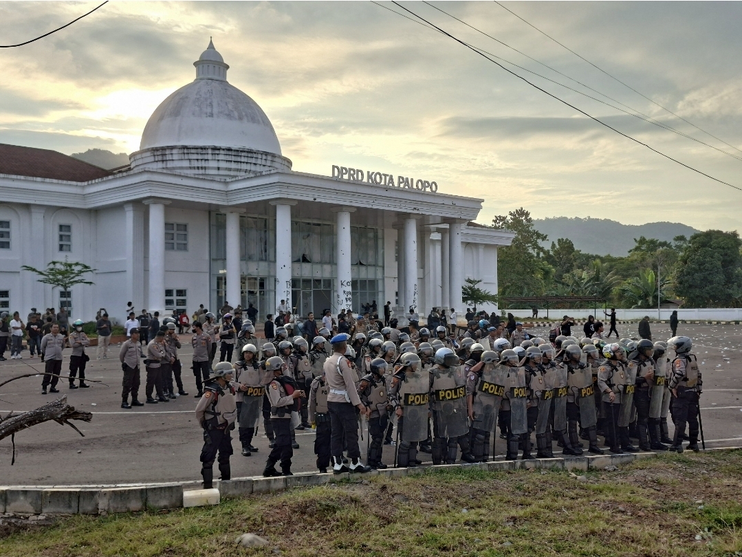 Polisi siaga dalam pengamanan aksi demonstrasi di DPRD, wdy, hashtagnews.id